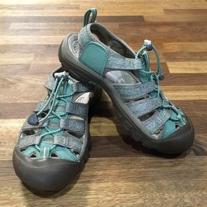 Keen water shoes teal